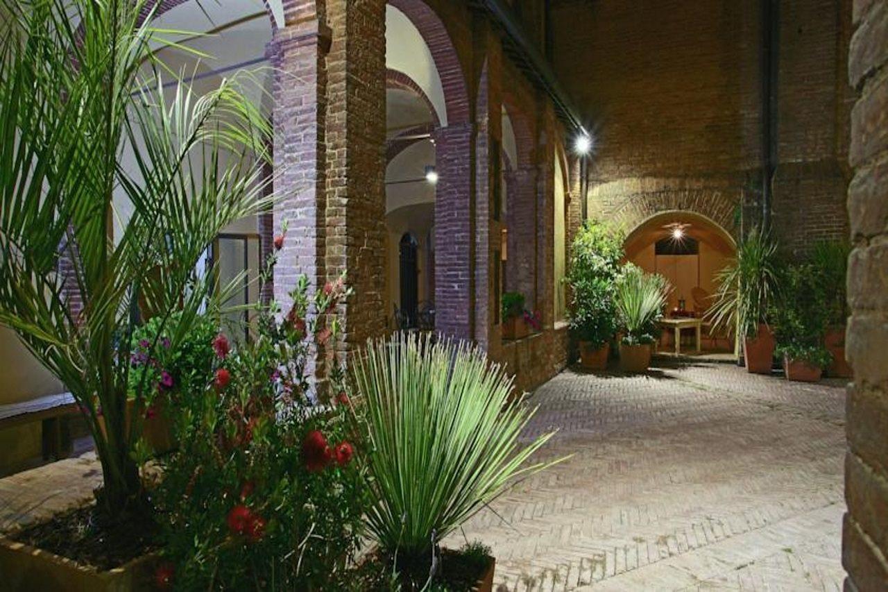 Hotel Il Chiostro Del Carmine Siena Exterior foto