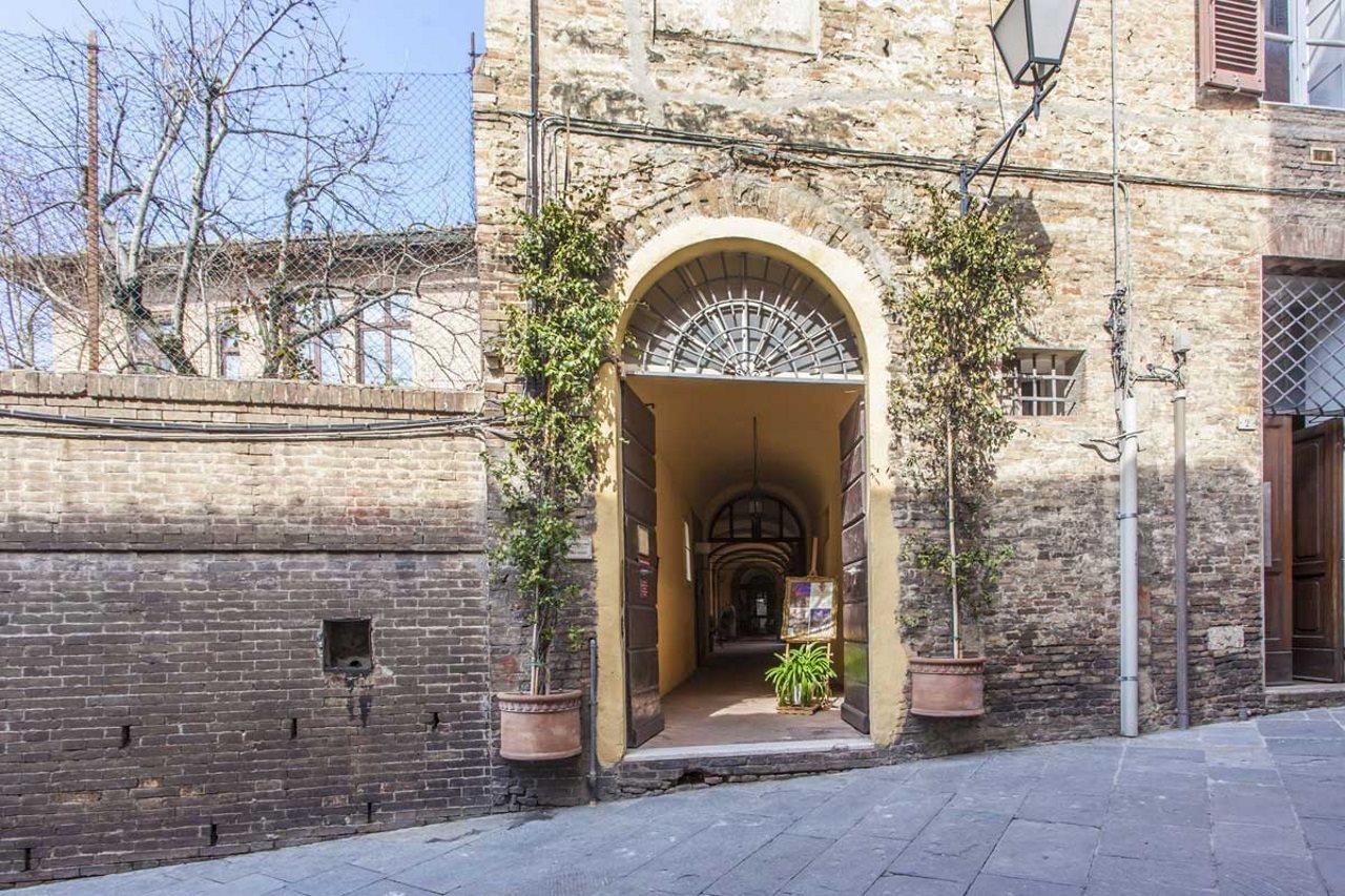 Hotel Il Chiostro Del Carmine Siena Exterior foto