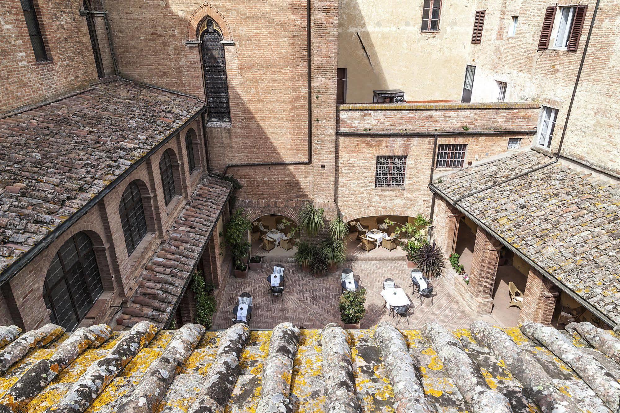 Hotel Il Chiostro Del Carmine Siena Exterior foto