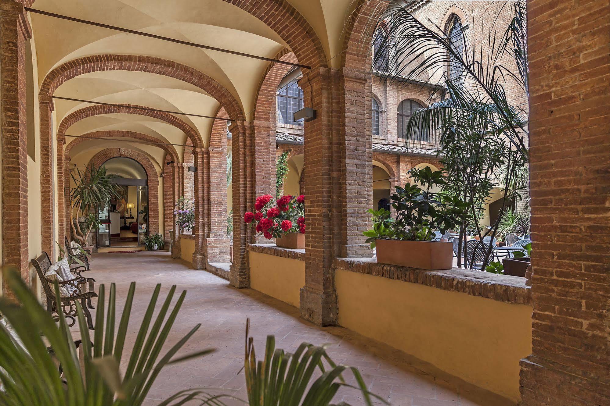Hotel Il Chiostro Del Carmine Siena Exterior foto