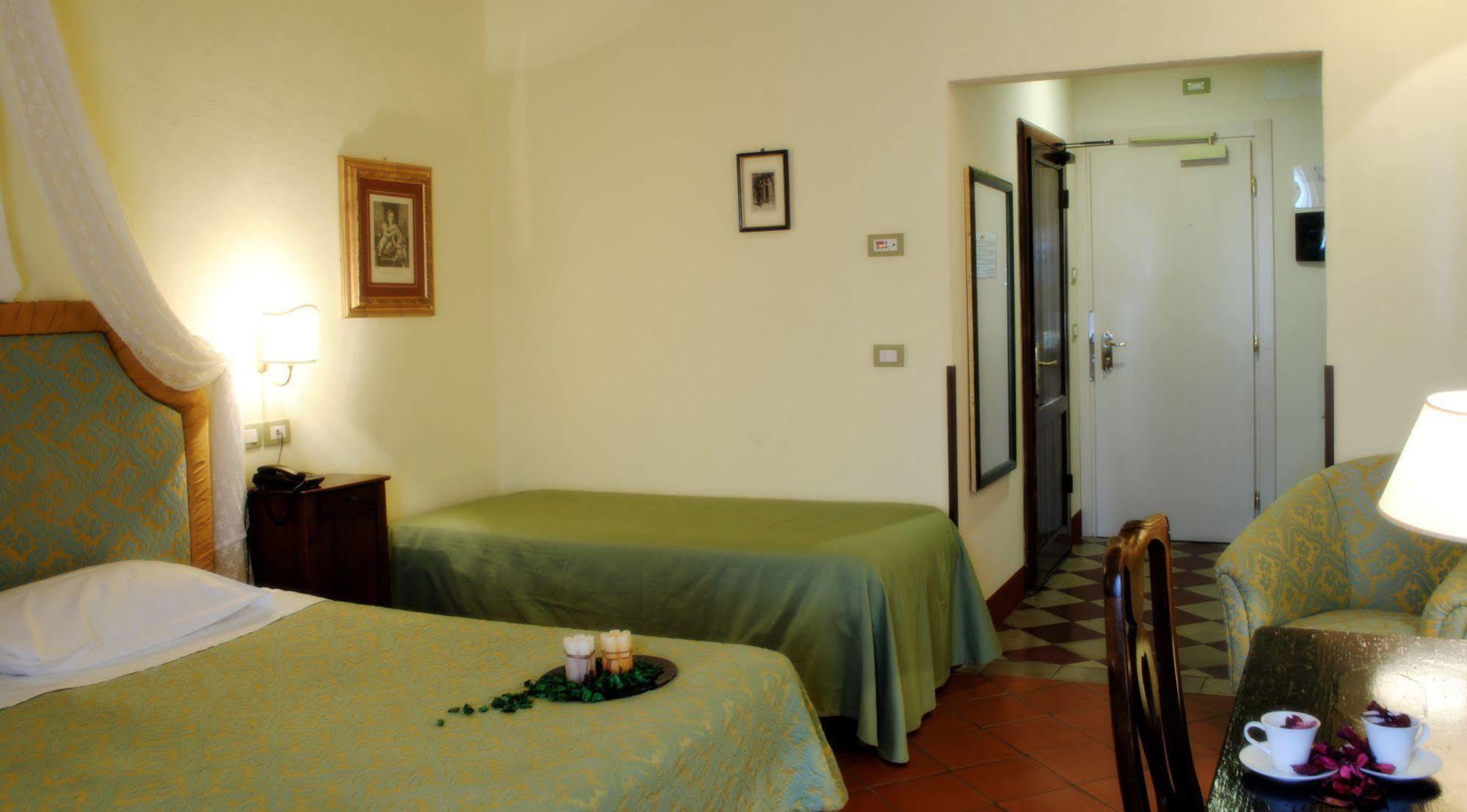 Hotel Il Chiostro Del Carmine Siena Exterior foto