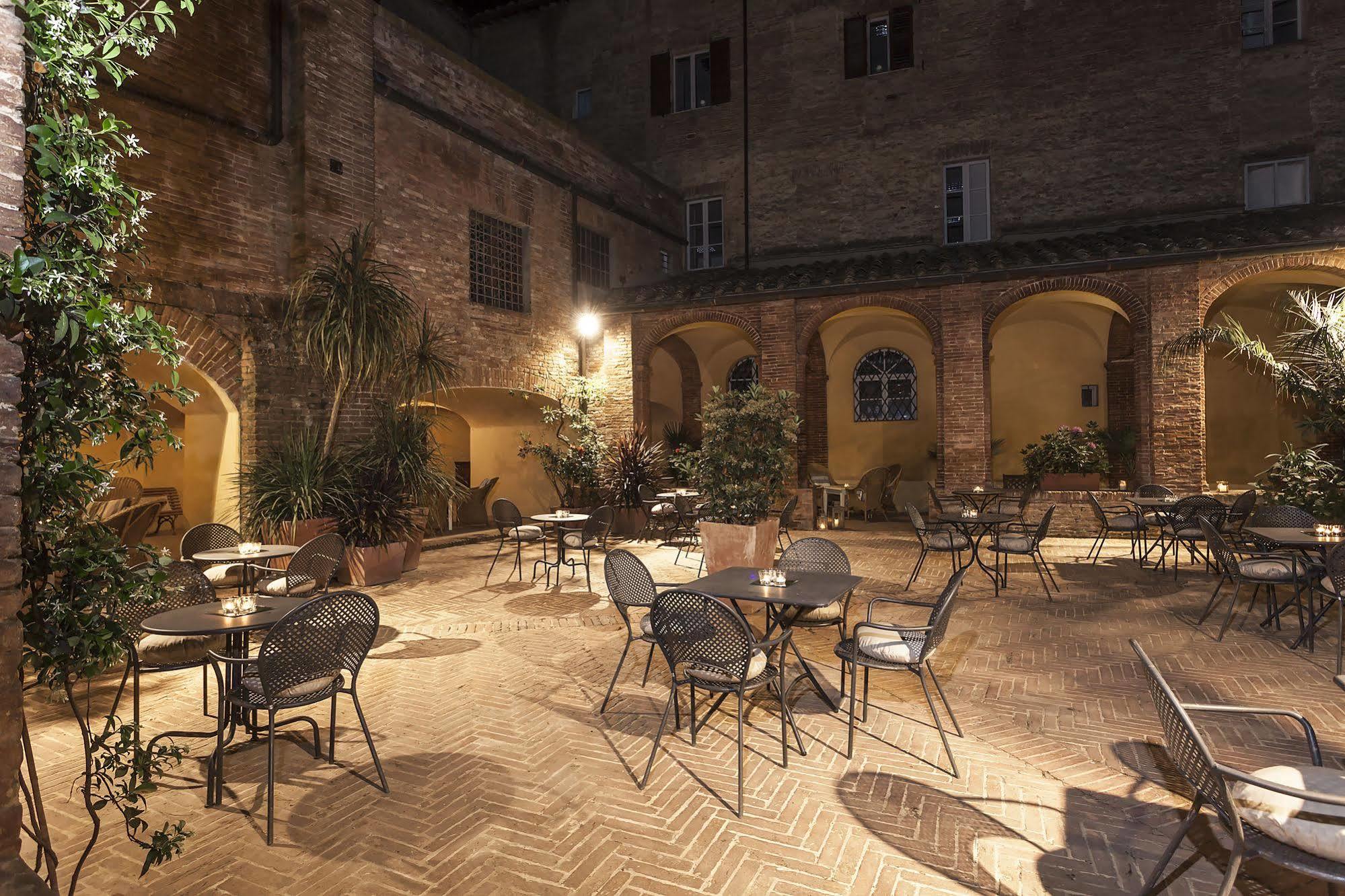 Hotel Il Chiostro Del Carmine Siena Exterior foto